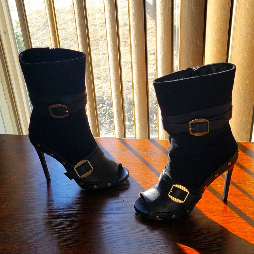 FAUX SUEDE and LEATHER BOOTS